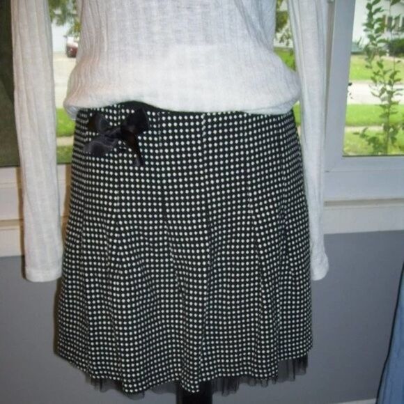 📦 Wrapper cute black, white polka dot skirt, ruffle, side black - Picture 1 of 13